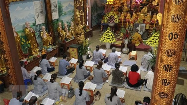 Overseas Vietnamese in Laos pray for peace in early year